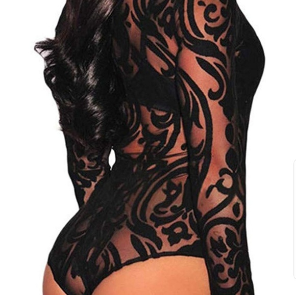 Black 🖤 Velvet Bodysuit - Picture 4 of 7